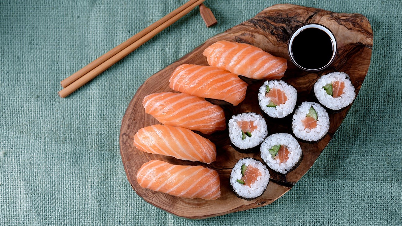So sánh dinh dưỡng giữa Sushi và Sashimi