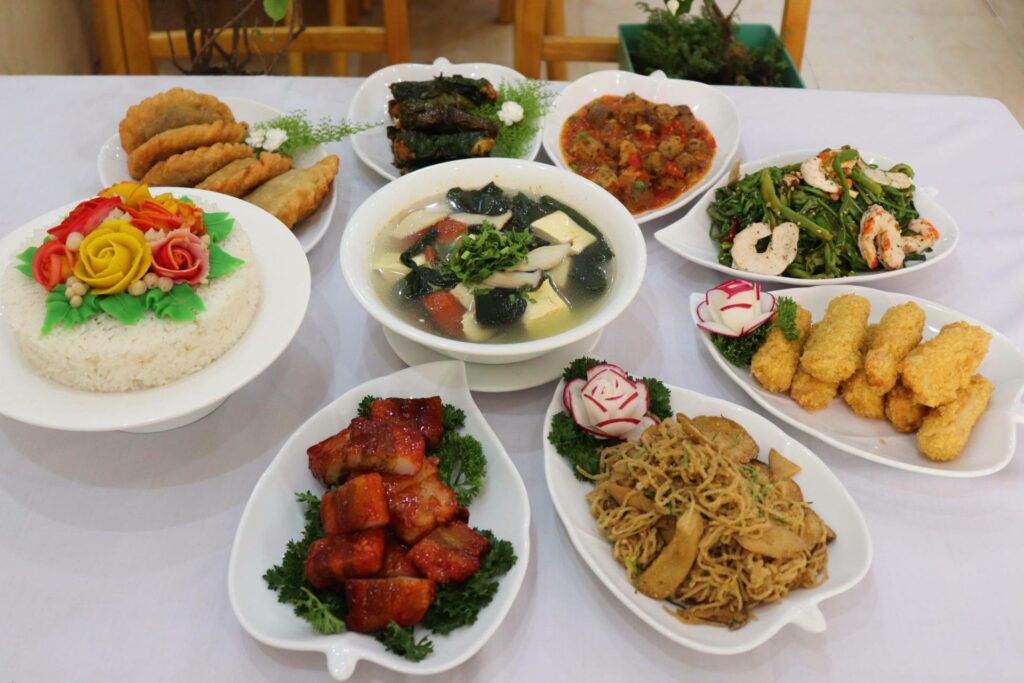 Delicious vegetarian meal at Hanoi Vegetarian Restaurant