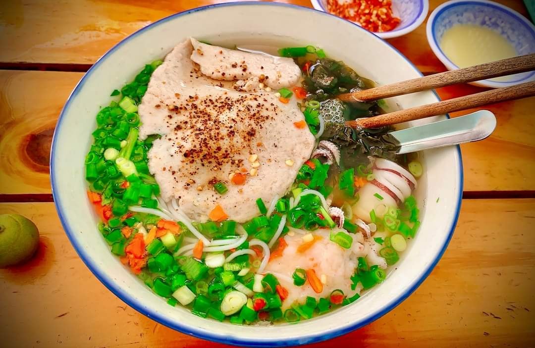 Stirring Noodles at 84 Phạm Hùng